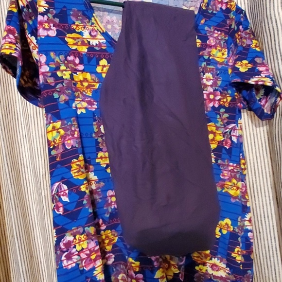 LuLaRoe Other - LLR outfit XS Classic Tee OS leggings